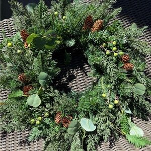 Frontgate Festive Green Holiday Wreath 28” - NWT